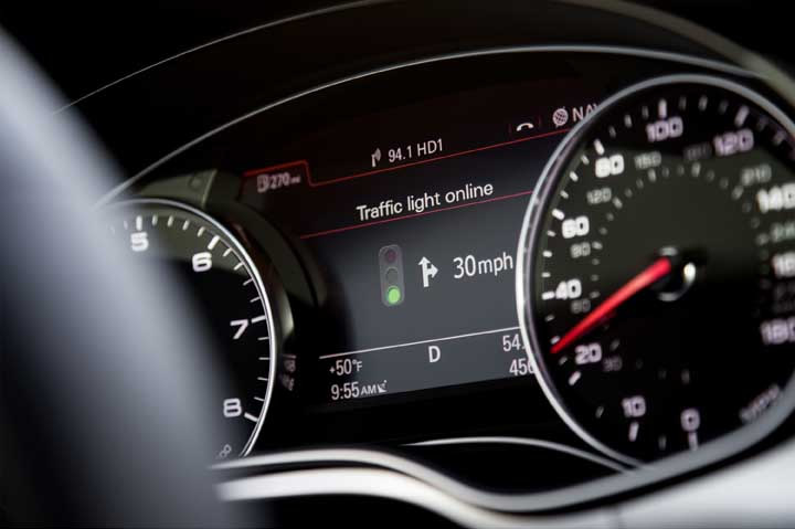 audi Online traffic light information in car